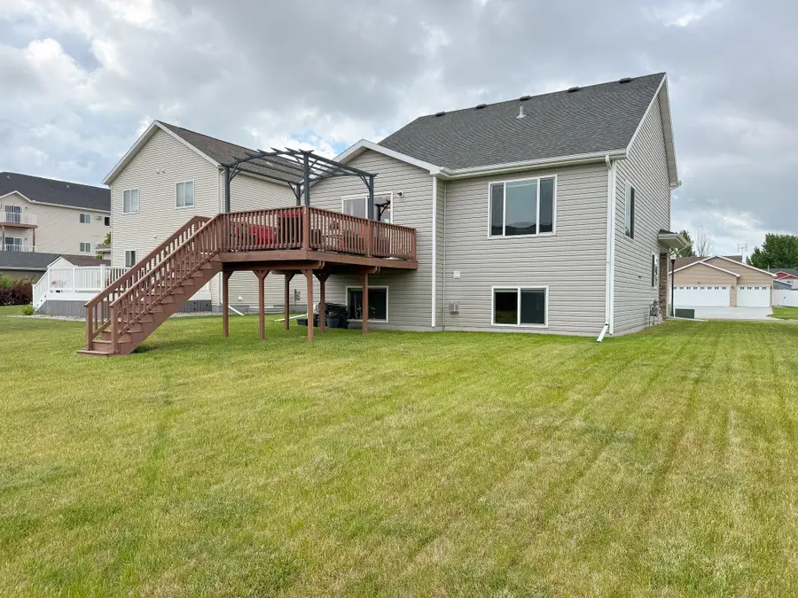 2613 56th Avenue S, Fargo, ND 58104 - #2