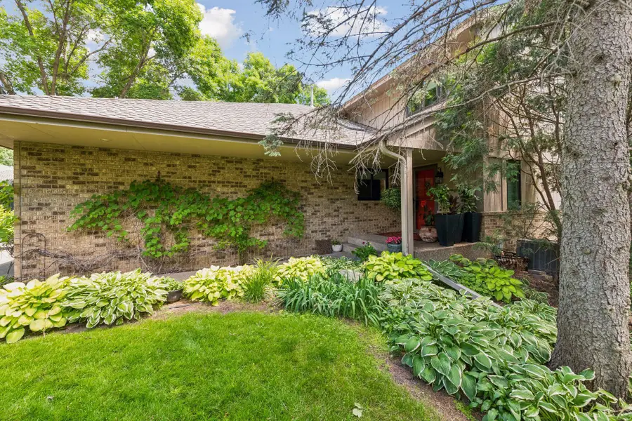 1140 Hollybrook Drive, Wayzata, MN 55391 - #3