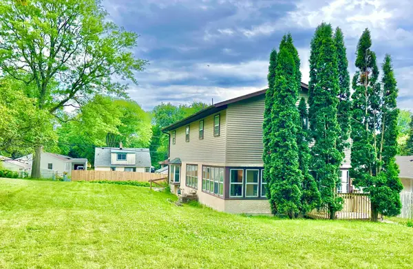 2658 6th Avenue E, Saint Paul, MN 55109