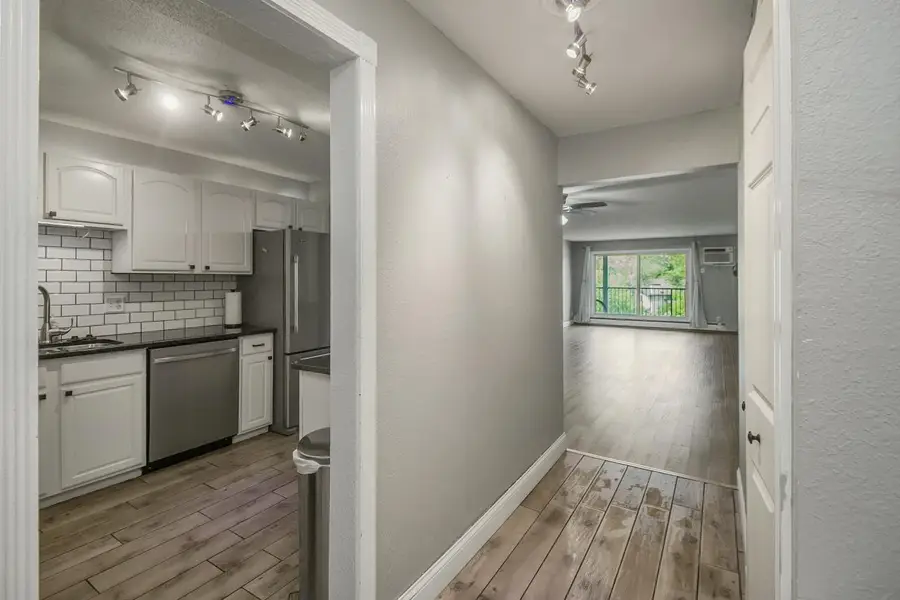1700 Four Oaks Road #219, Eagan, MN 55121 - #3