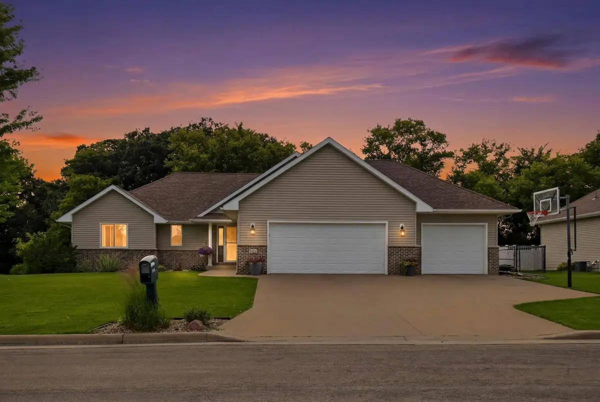 1102 28th Street Sw, Austin, MN 55912 - #1