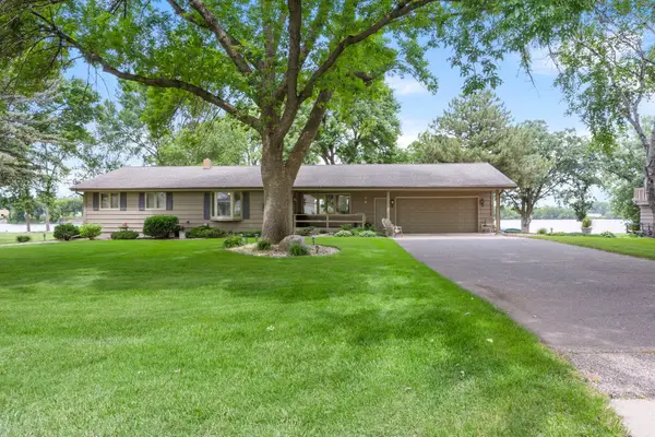 830 Lakewood Drive Sw, Hutchinson, MN 55350
