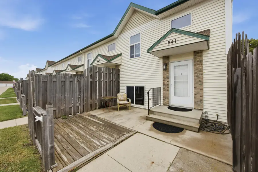 841 37th Avenue N, Fargo, ND 58102 - #2