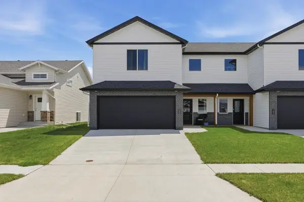 1490 68th Avenue S, Fargo, ND 58104