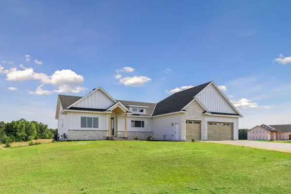 2950 219th Avenue Ne, East Bethel, MN 55011