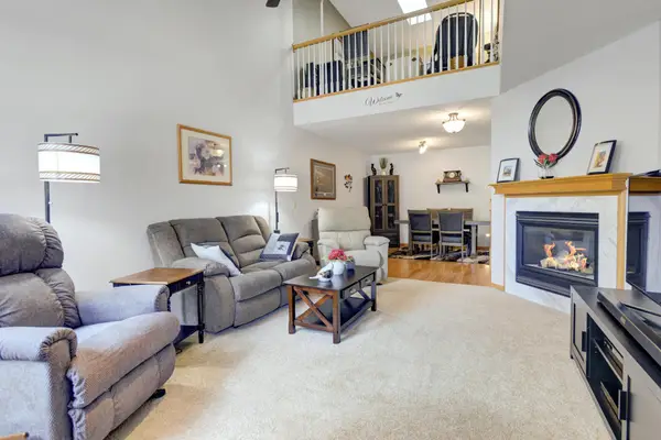 1644 Meadow Place, Shakopee, MN 55379