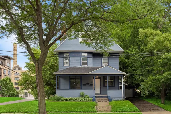 1300 Grand Street Ne, Minneapolis, MN 55413