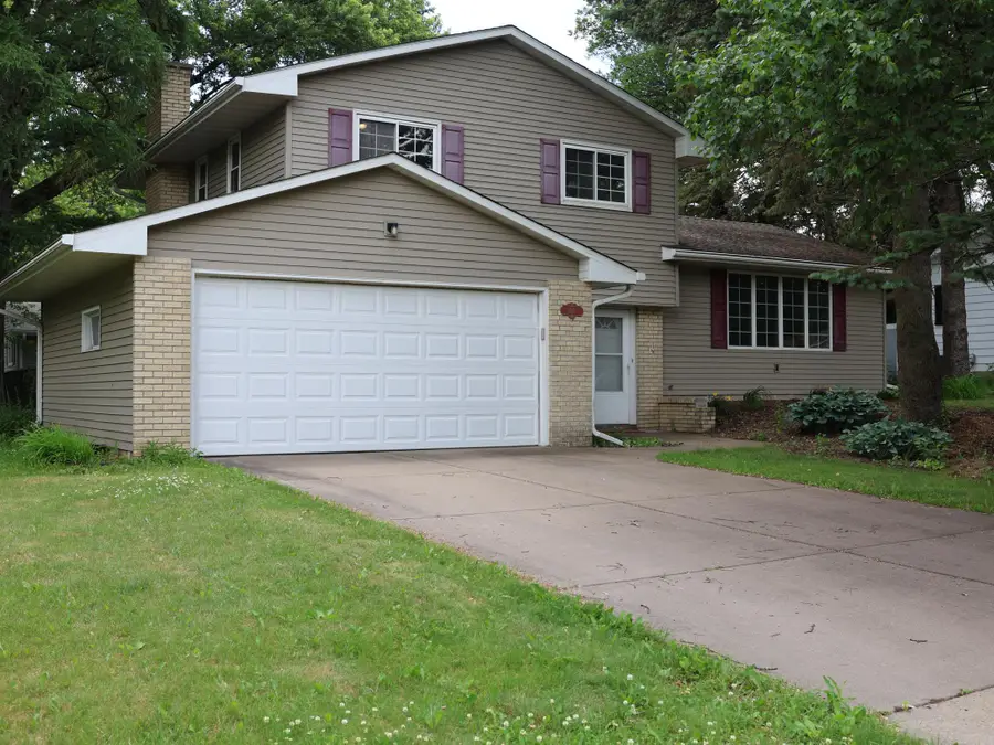 1081 Cedarwood Drive, Woodbury, MN 55125 - #2