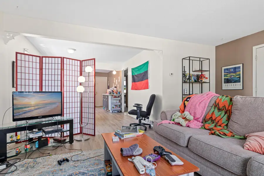 921 Weeks Avenue Se, Minneapolis, MN 55414 - #3