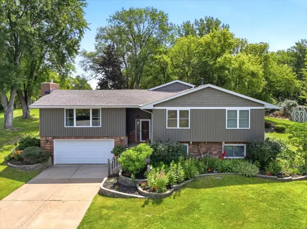 2432 73rd Court E, Inver Grove Heights, MN 55076