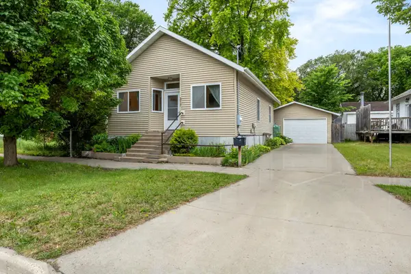 317 15th Street S, Fargo, ND 58103