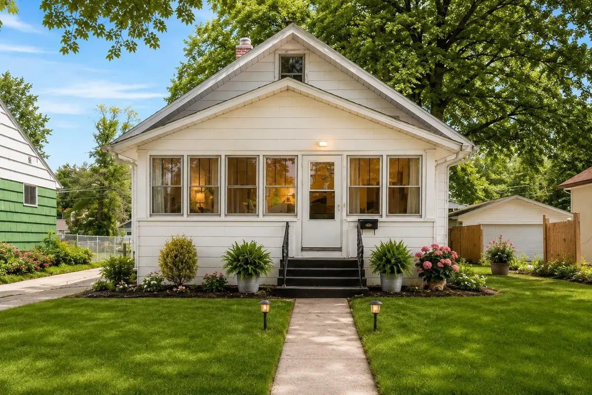 1513 11th Street N, Fargo, ND 58102 - #1