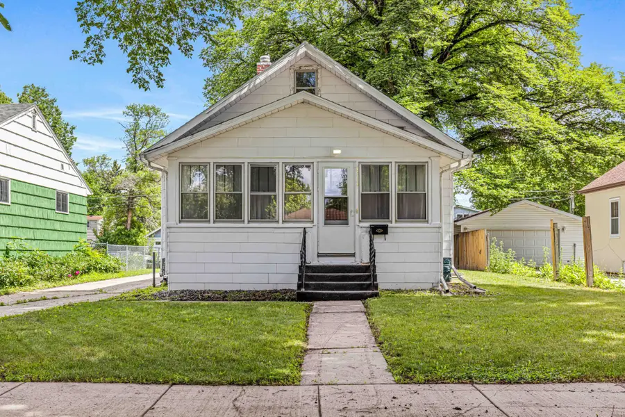 1513 11th Street N, Fargo, ND 58102 - #2