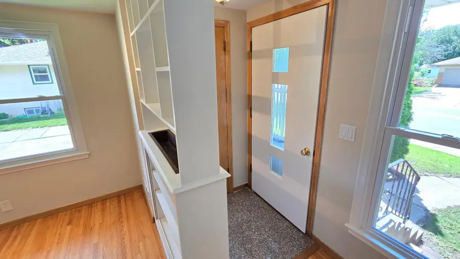 3001 29th Avenue Ne, Minneapolis, MN 55418 - #2