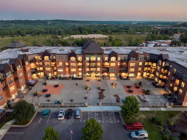 1800 Graham Avenue #404, Saint Paul, MN 55116