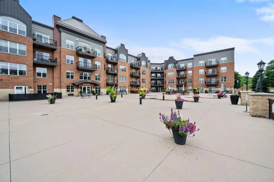 1800 Graham Avenue #404, Saint Paul, MN 55116 - #2