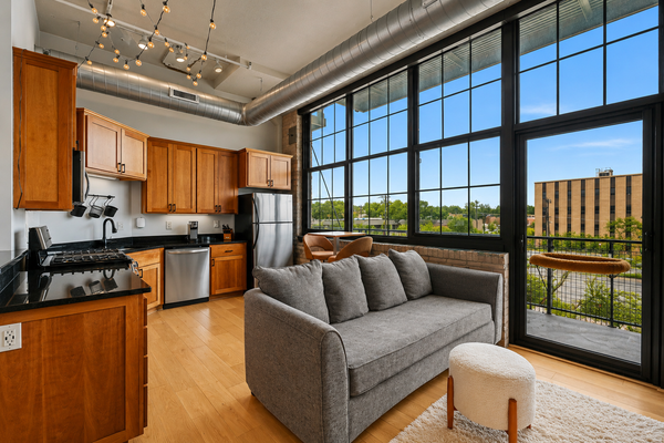 1901 E Hennepin Avenue #306, Minneapolis, MN 55413