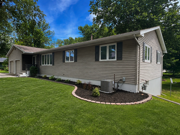 703 S 3rd Street, Ellendale, MN 56026