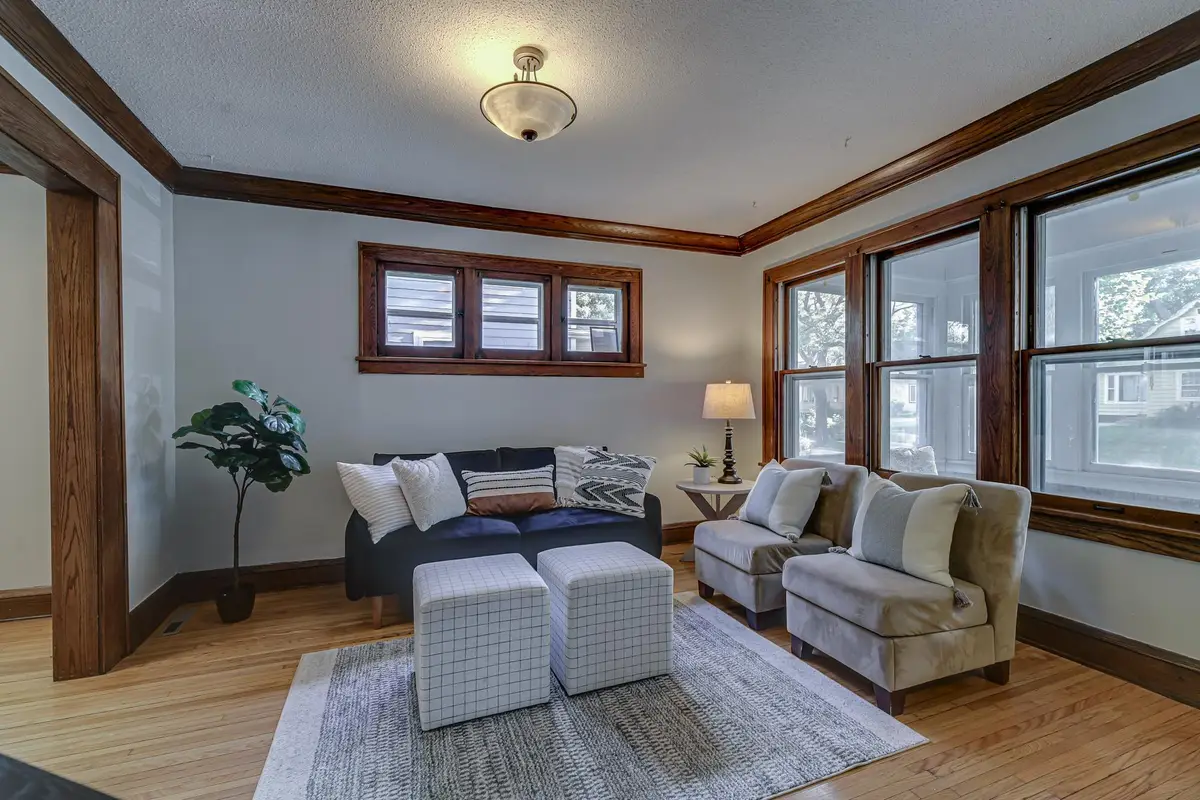 2954 Queen Avenue N, Minneapolis, MN 55411 - #1