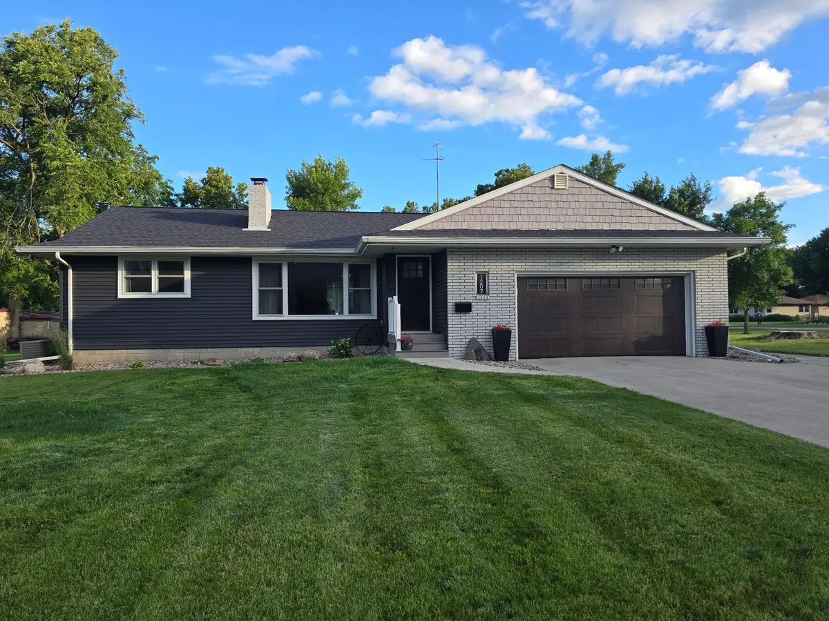 1207 W Park Avenue, Olivia, MN 56277 - #1