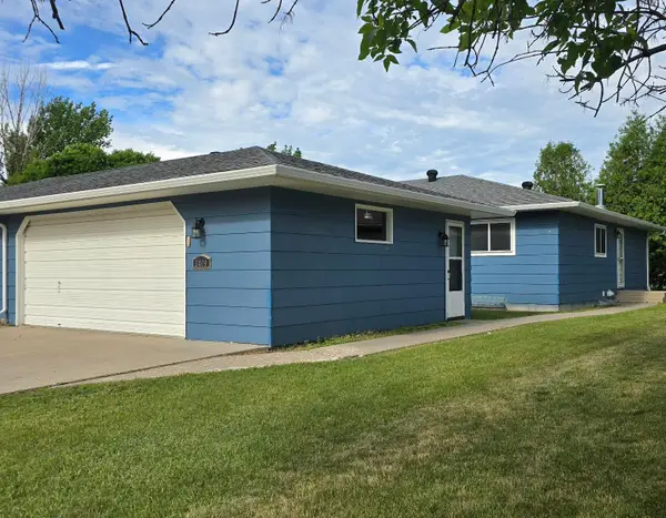 3409 12th Street S, Moorhead, MN 56560