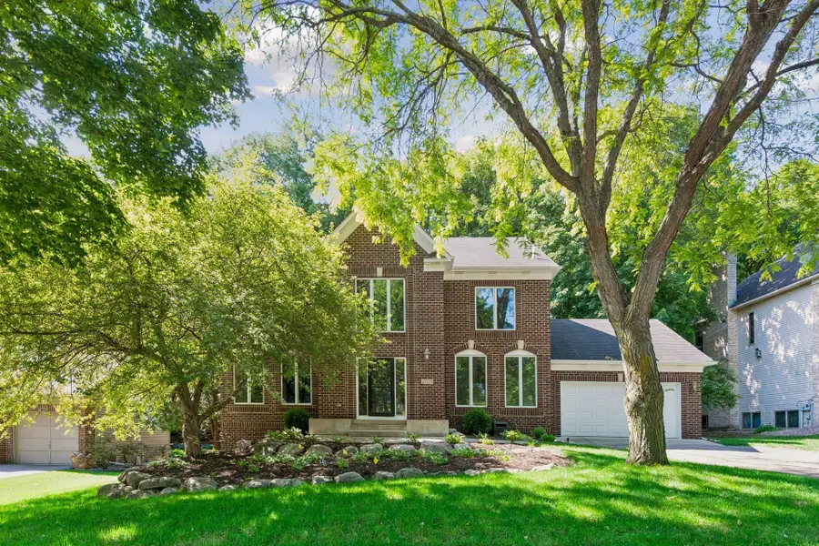 2109 Stone Creek Drive, Chanhassen, MN 55317 - #2