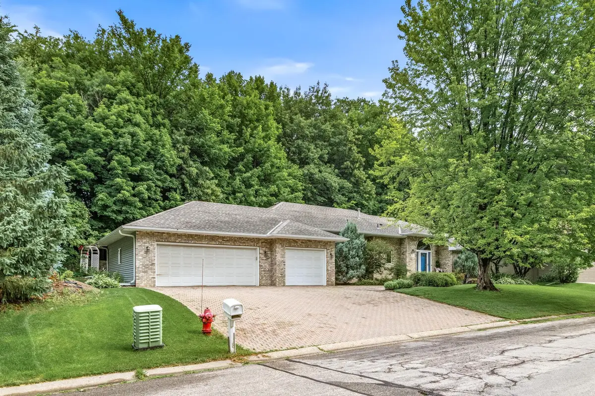 400 Creek Side Drive Se, Saint Michael, MN 55376 - #1