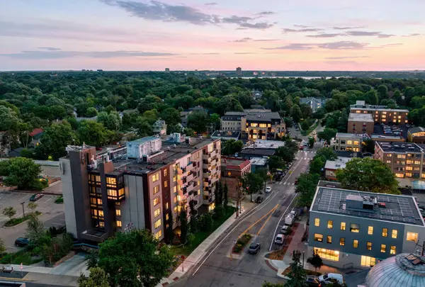 2800 W 44th Street #302, Minneapolis, MN 55410