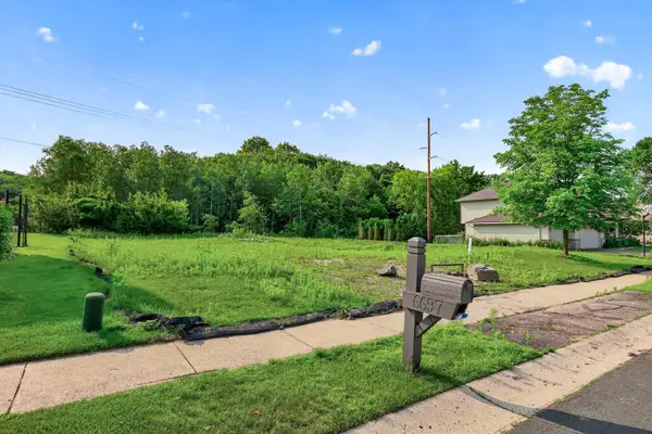 6697 Harlan Drive, Eden Prairie, MN 55346