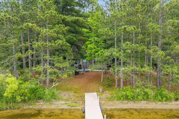 10403 Vermillion Point Drive Ne, Deer River, MN 56636