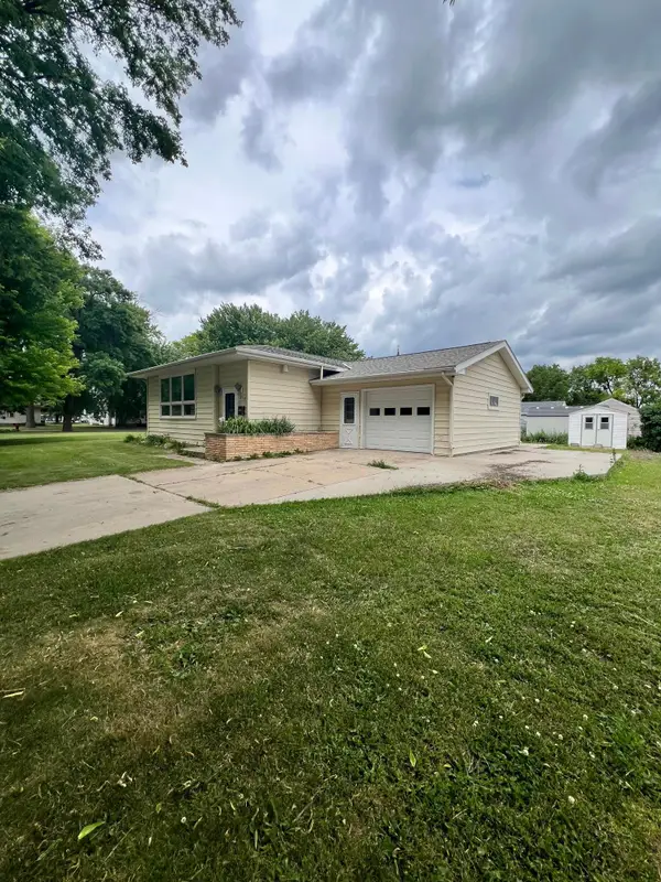 316 W 2nd Street, Madison, MN 56256