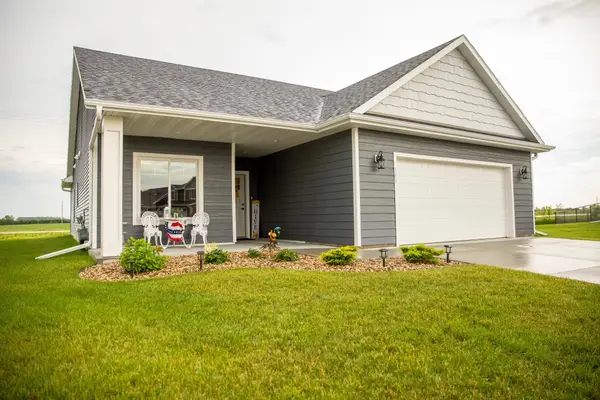 100 Willow Lane Nw, Kasson, MN 55944