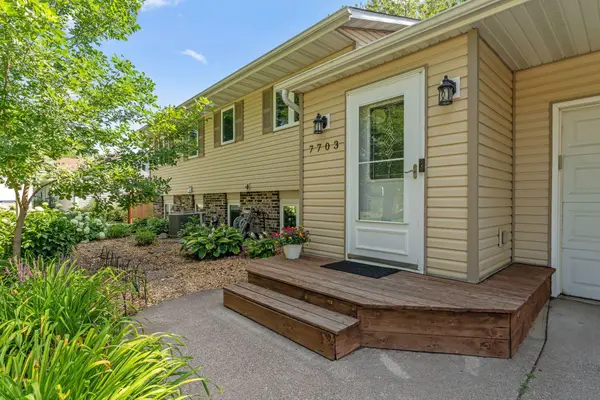 7703 Ivystone Avenue S, Cottage Grove, MN 55016