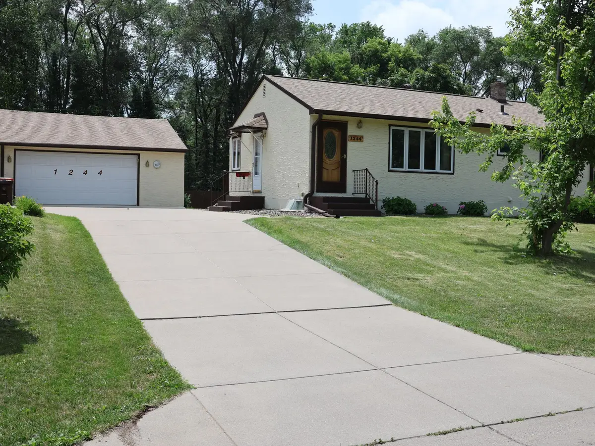 1244 Ryan Avenue E, Saint Paul, MN 55109 - #1