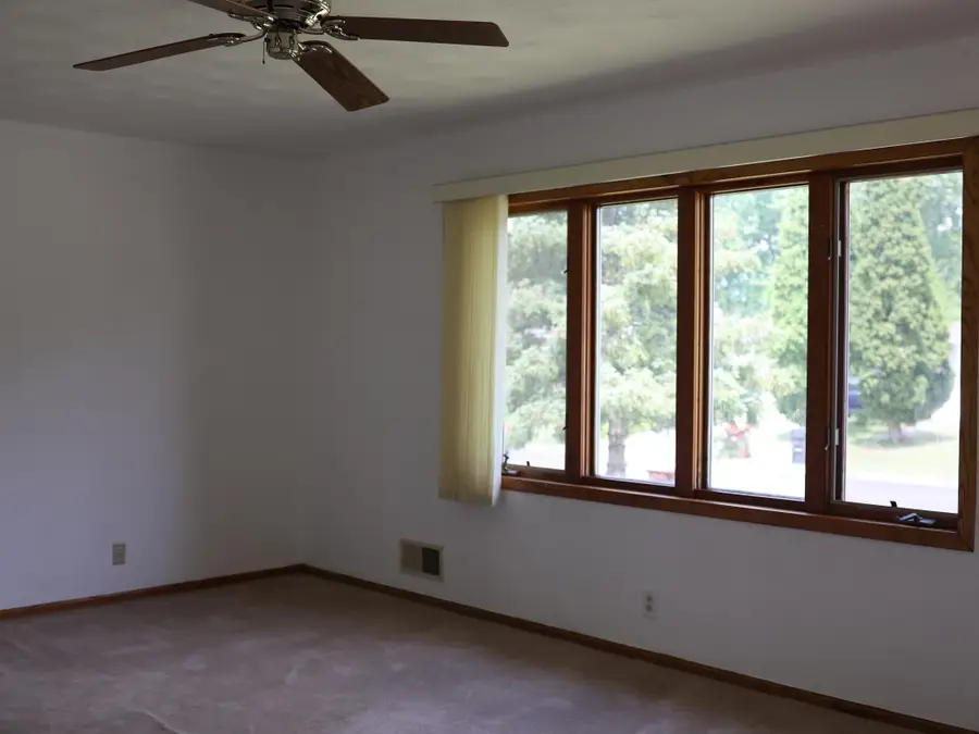 1244 Ryan Avenue E, Saint Paul, MN 55109 - #3