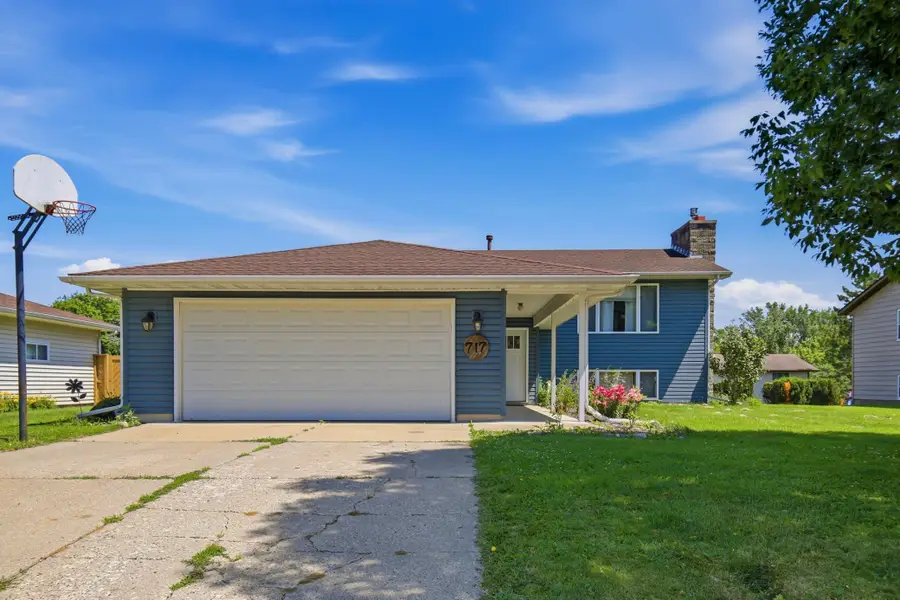 717 Colonial Circle, Faribault, MN 55021 - #2
