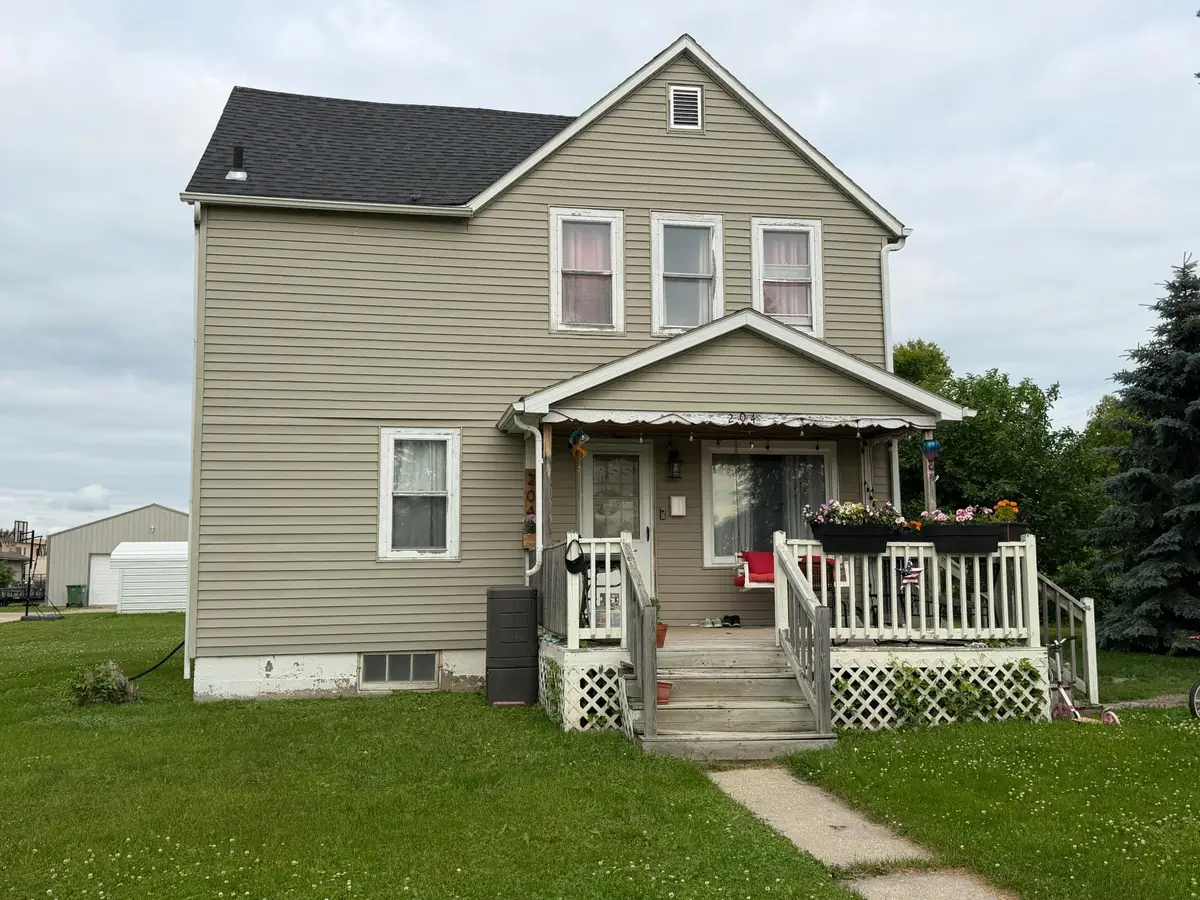204 3rd Avenue Sw, Roseau, MN 56751 - #1
