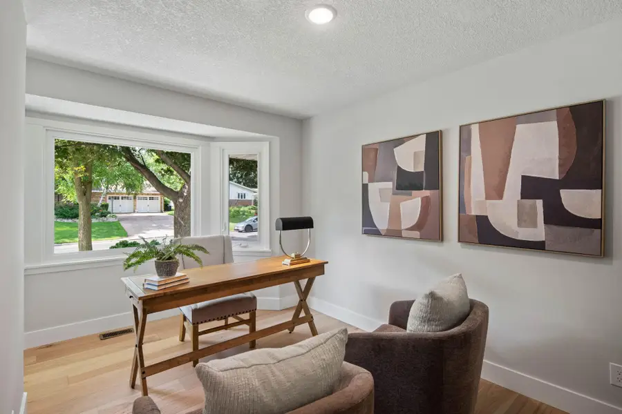 8930 N Minnehaha Circle, Minneapolis, MN 55426 - #3