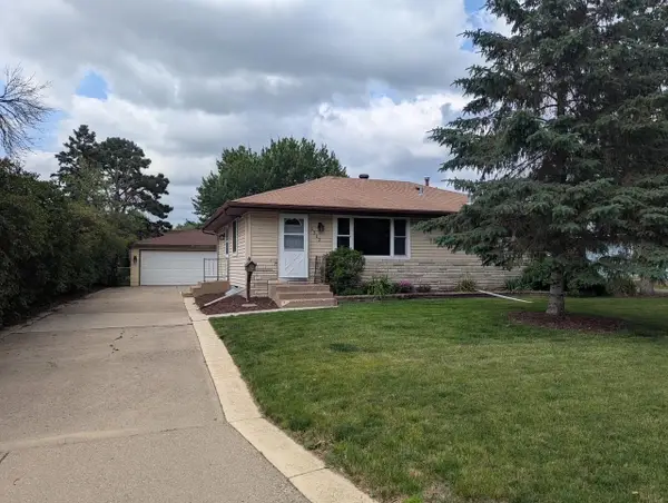 5312 Howe Lane, Minneapolis, MN 55429