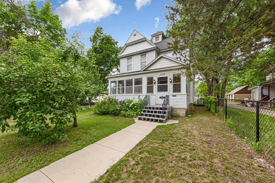 904 Central Avenue N, Faribault, MN 55021 - #2