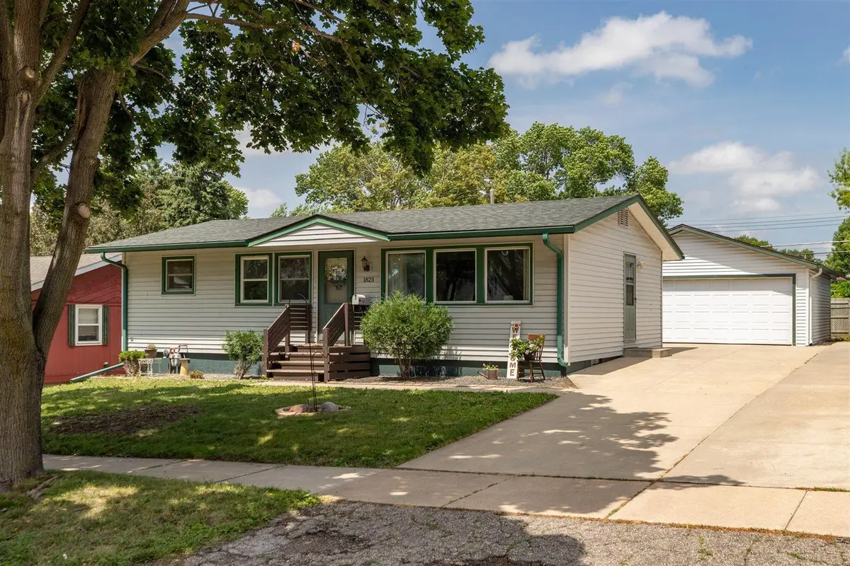 1823 18 1/2 Street Nw, Rochester, MN 55901 - #1
