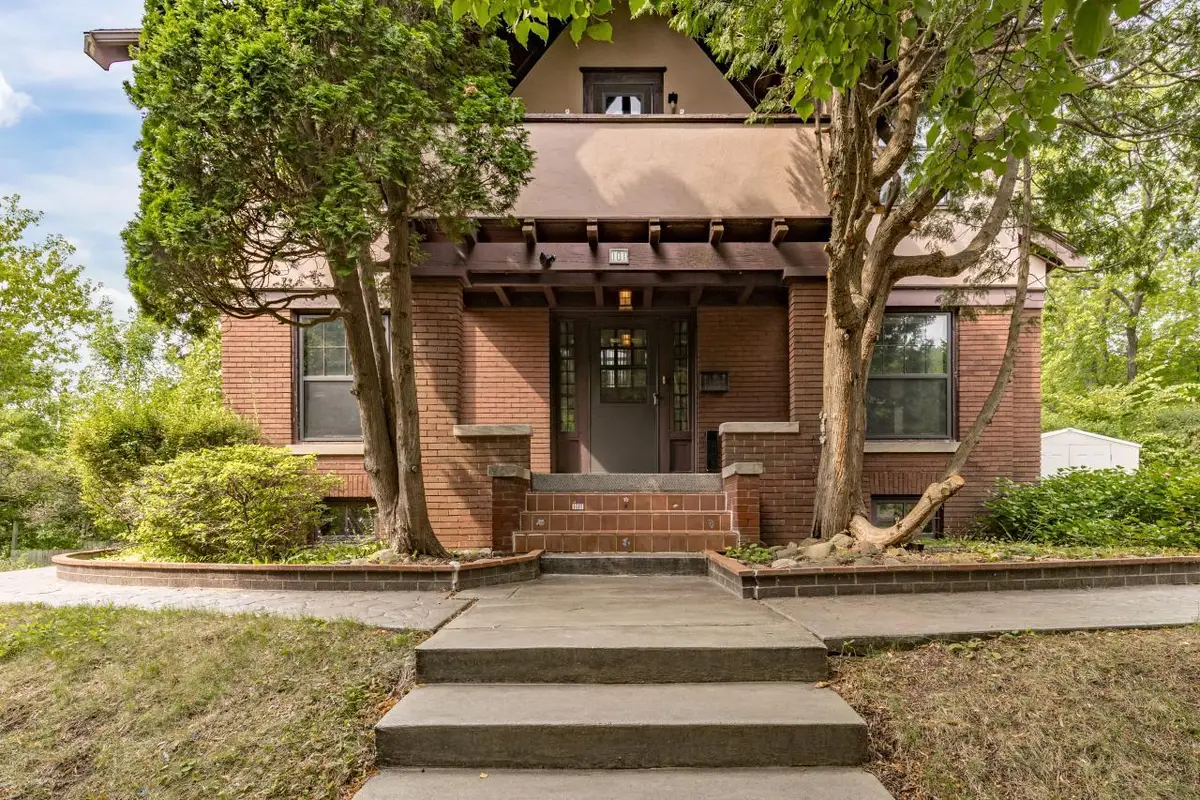 101 S 20th Avenue E, Duluth, MN 55812 - #1