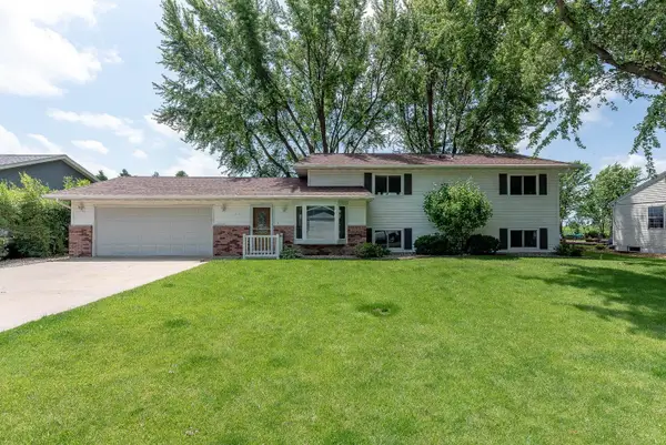 211 Holly Lane, Janesville, MN 56048