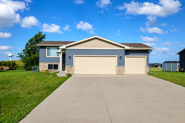906 7th Avenue, Wanamingo, MN 55983