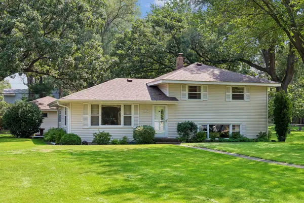 2163 29th Avenue Nw, Saint Paul, MN 55112
