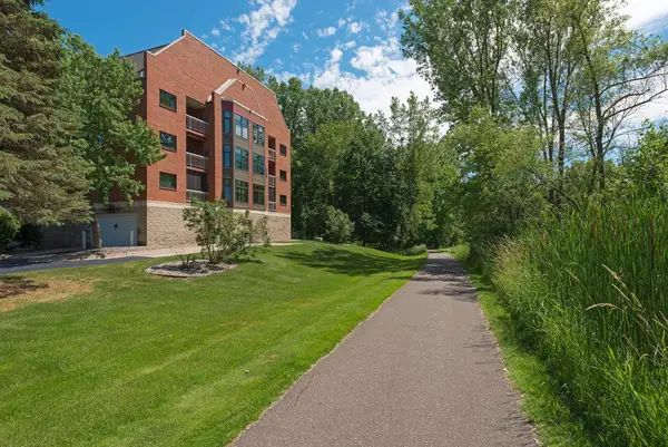 500 County Road B W #235, Saint Paul, MN 55113