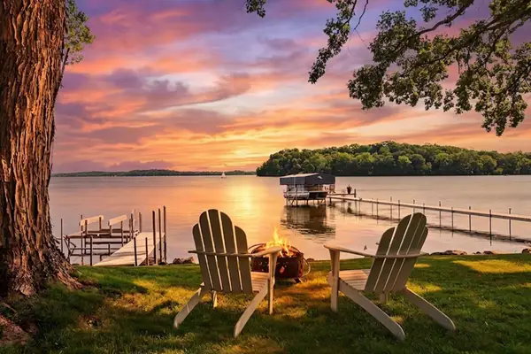 12 Point Drive, Waconia, MN 55387