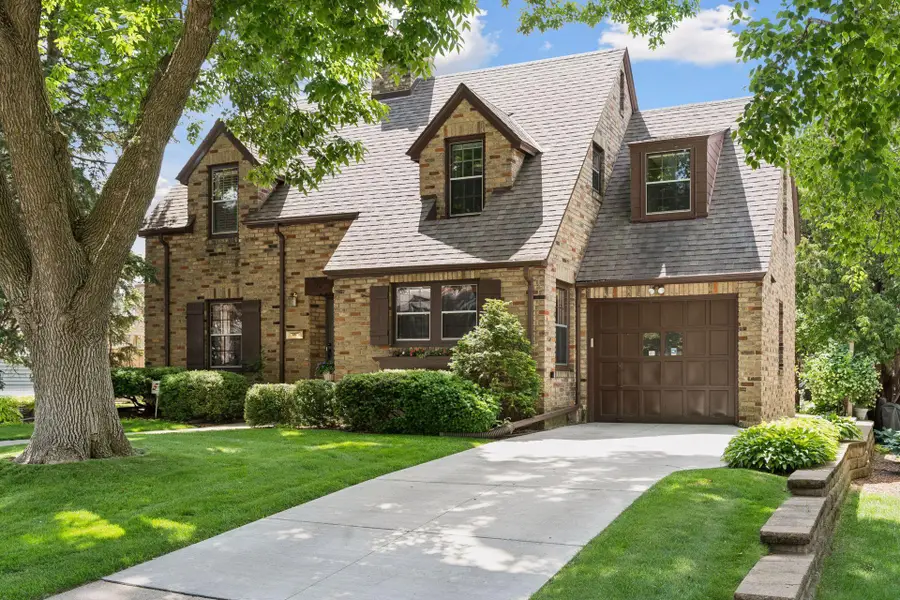 671 Josephine Place, Saint Paul, MN 55116 - #3