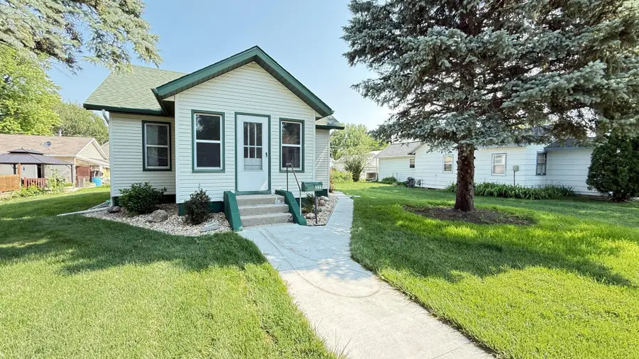 335 E Schlieman Avenue, Appleton, MN 56208 - #2