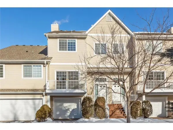 652 Willoughby Way W, Hopkins, MN 55305